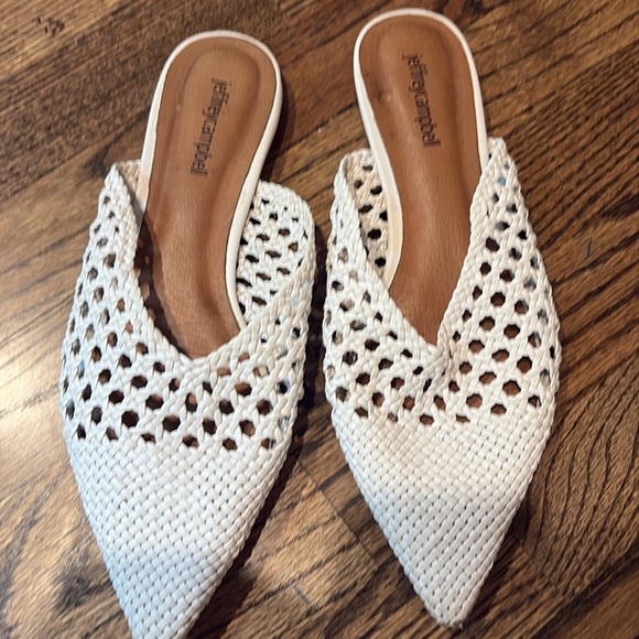 Jeffrey Cambell white woven mules size 10 - Picture 6 of 6